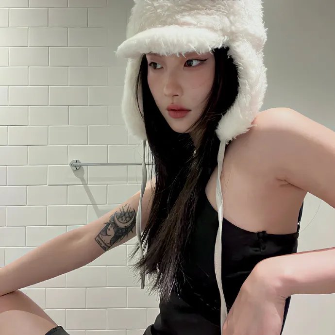 男人转化出机器人铠装